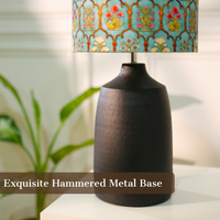 Exquisites Hammered Metal Base — thumbnail