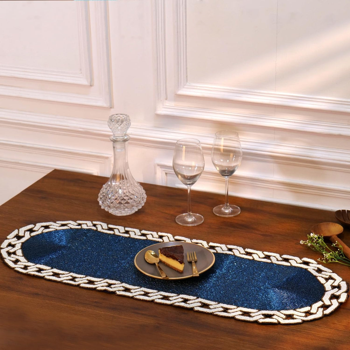 Chain Glass Beaded Table Runner, Blue & Ivory, 35 x 13 inch