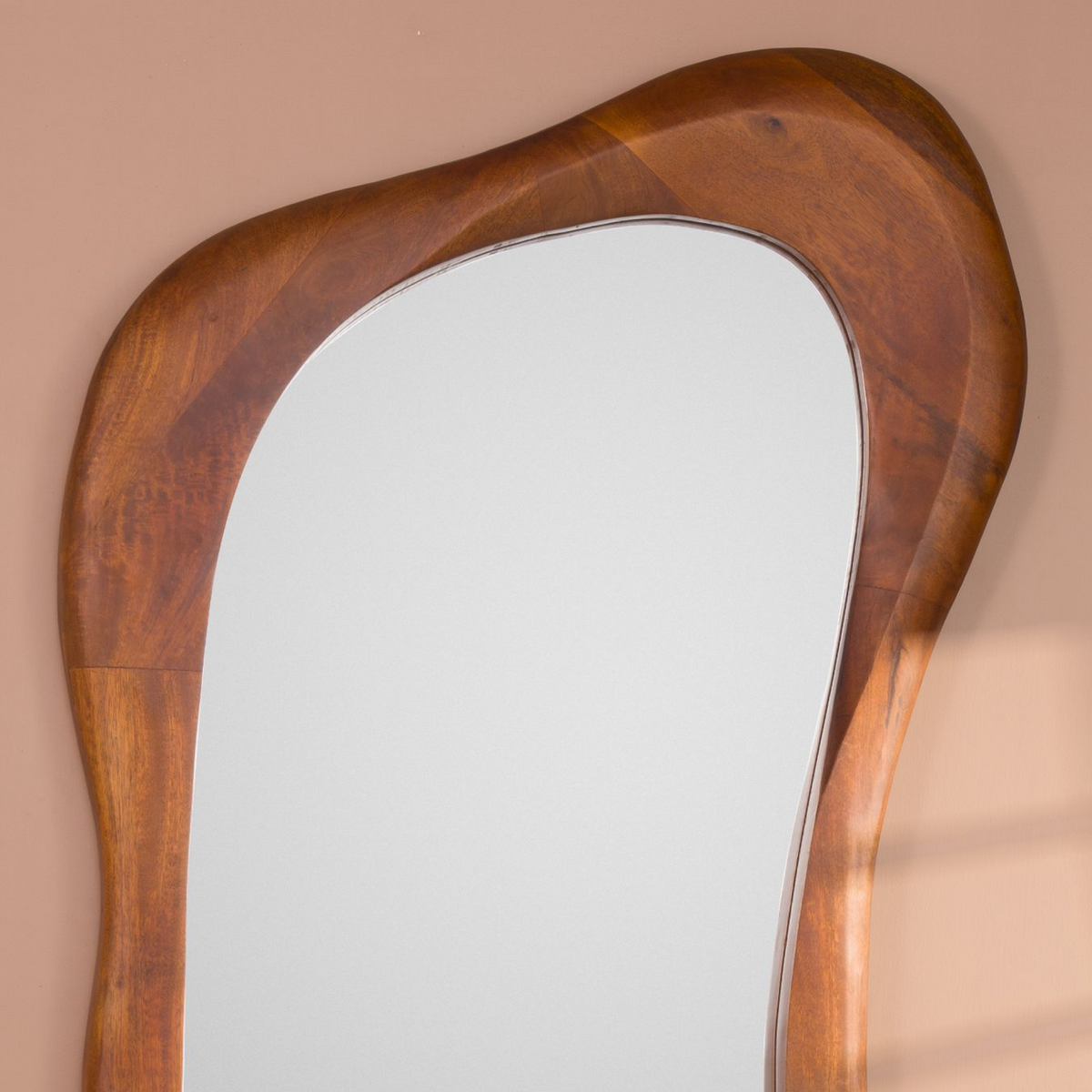 Asymmetric S-Shaped Mirror