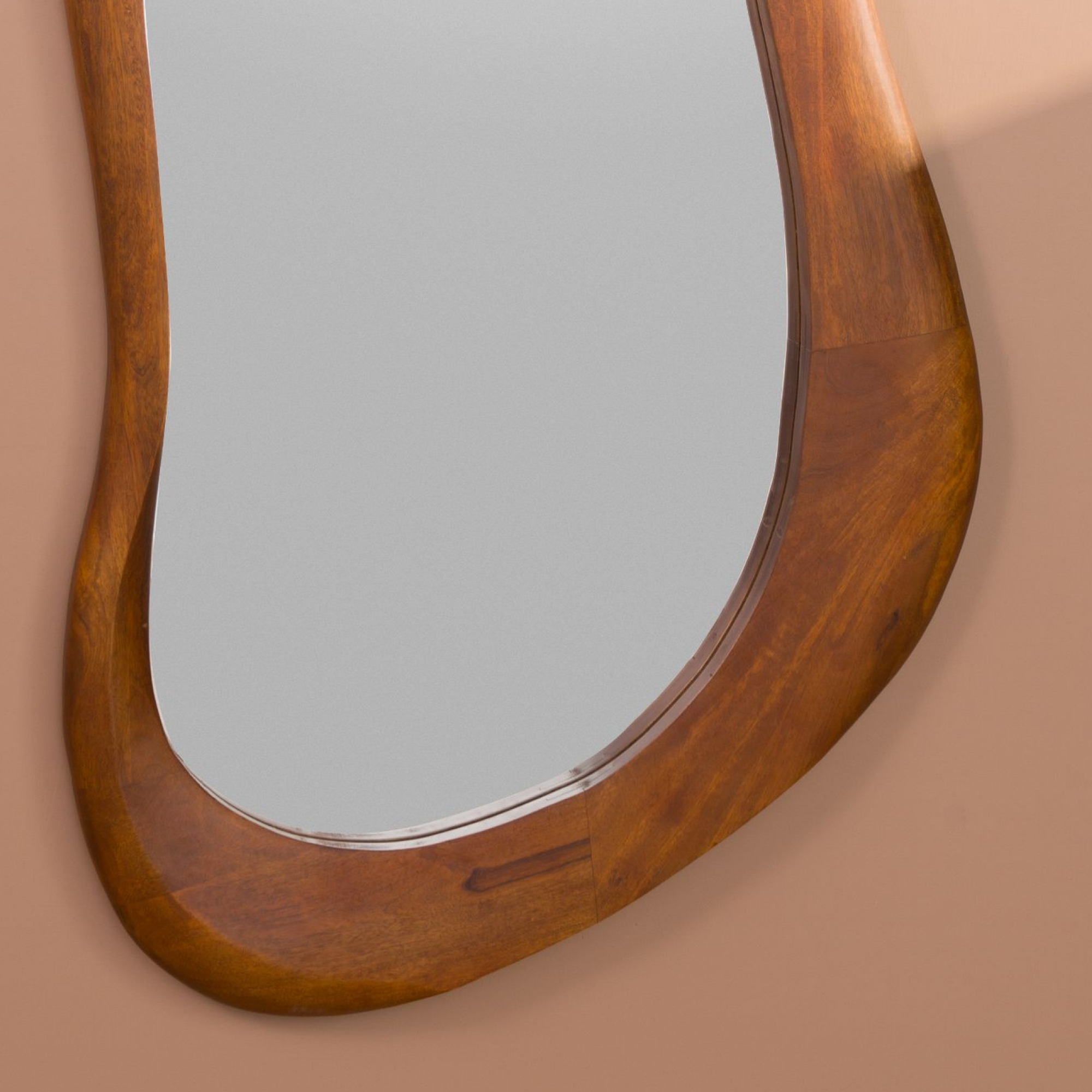 Asymmetric S-Shaped Mirror