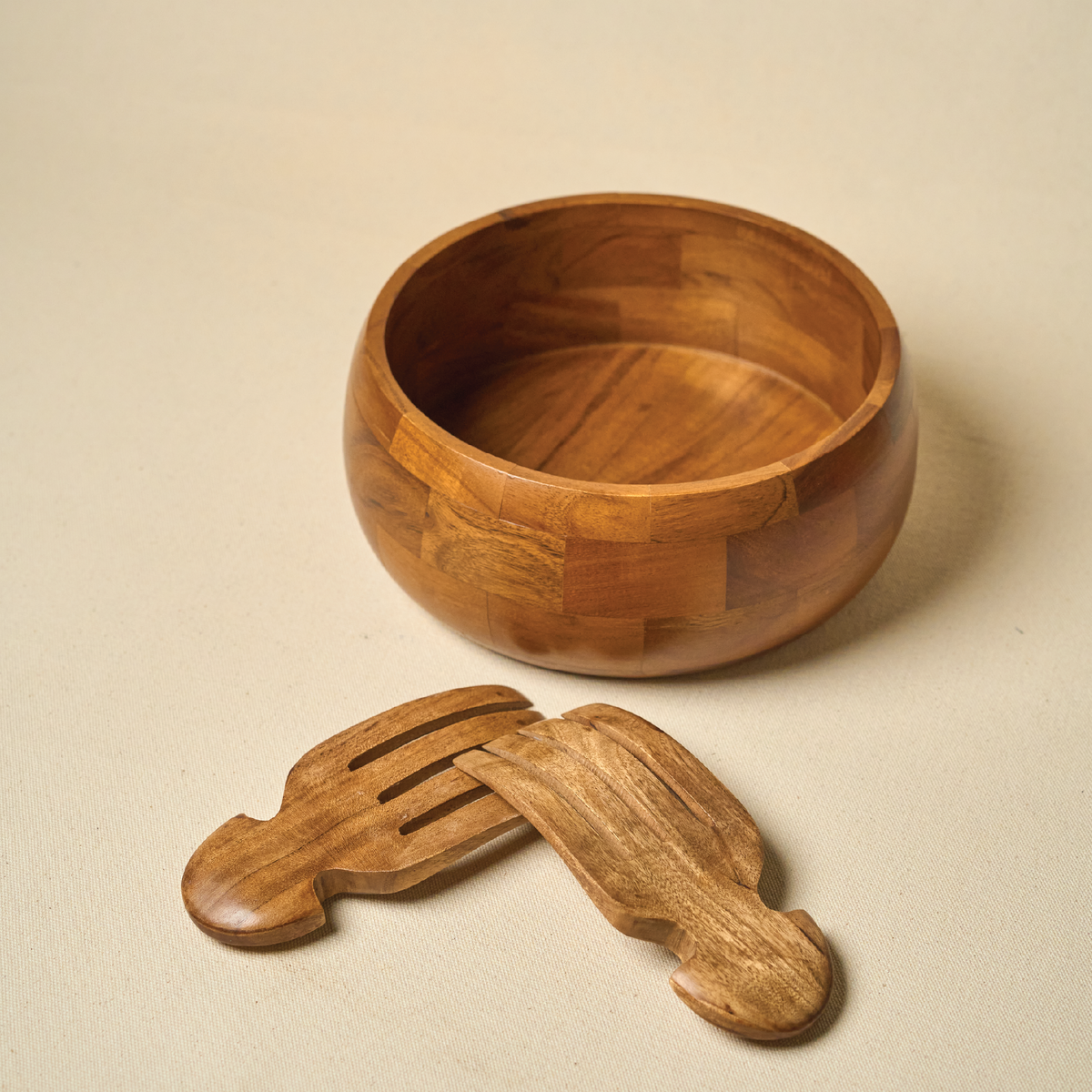 Salad Bowl with Serving Claws